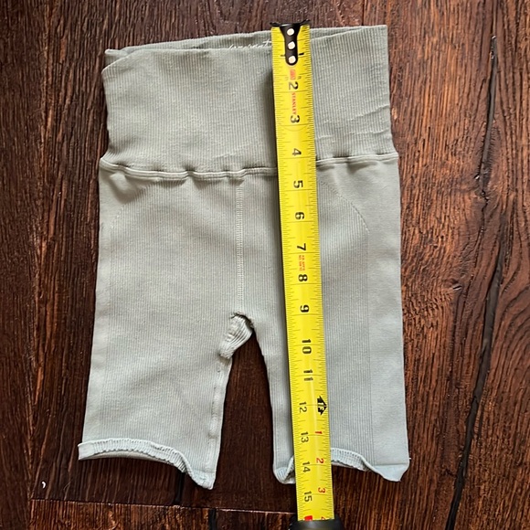 FP Movement Happiness Runs Bike Short - Picture 4 of 9